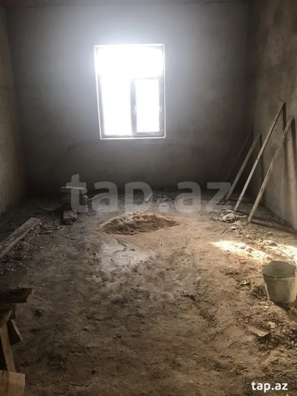 Satılır 4 otaqlı həyət evi