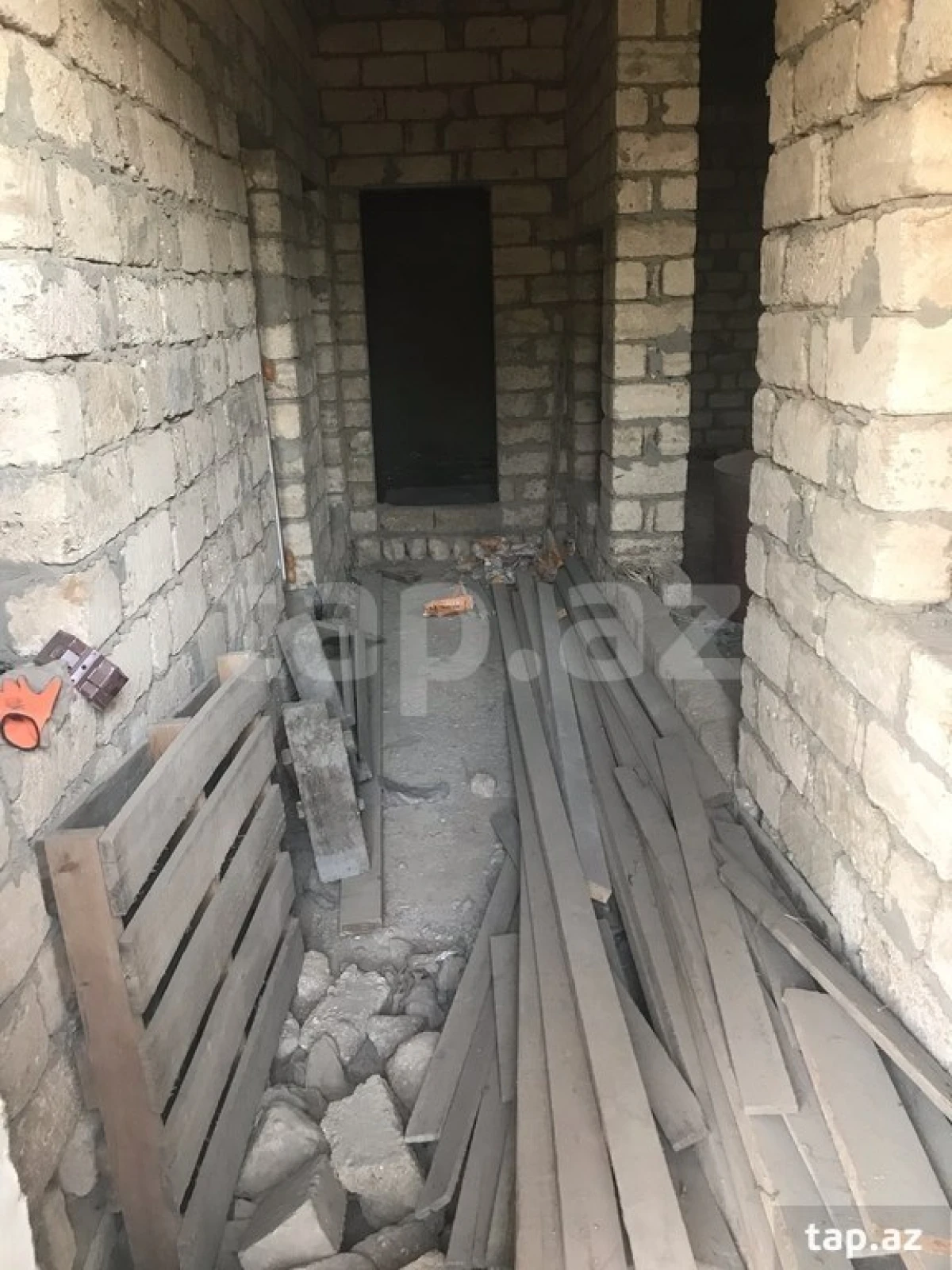 Satılır 4 otaqlı həyət evi