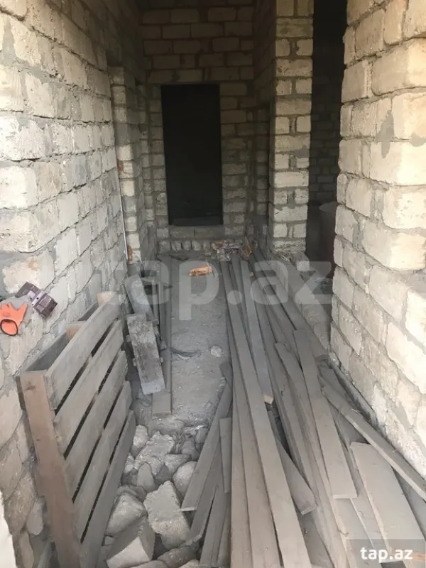 Satılır 4 otaqlı həyət evi