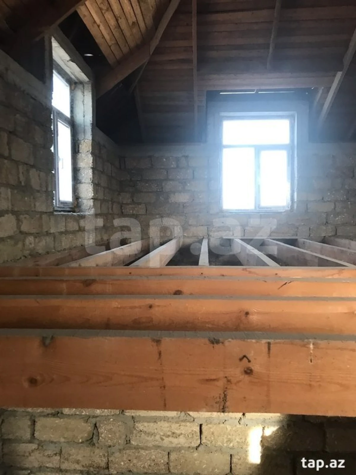 Satılır 4 otaqlı həyət evi