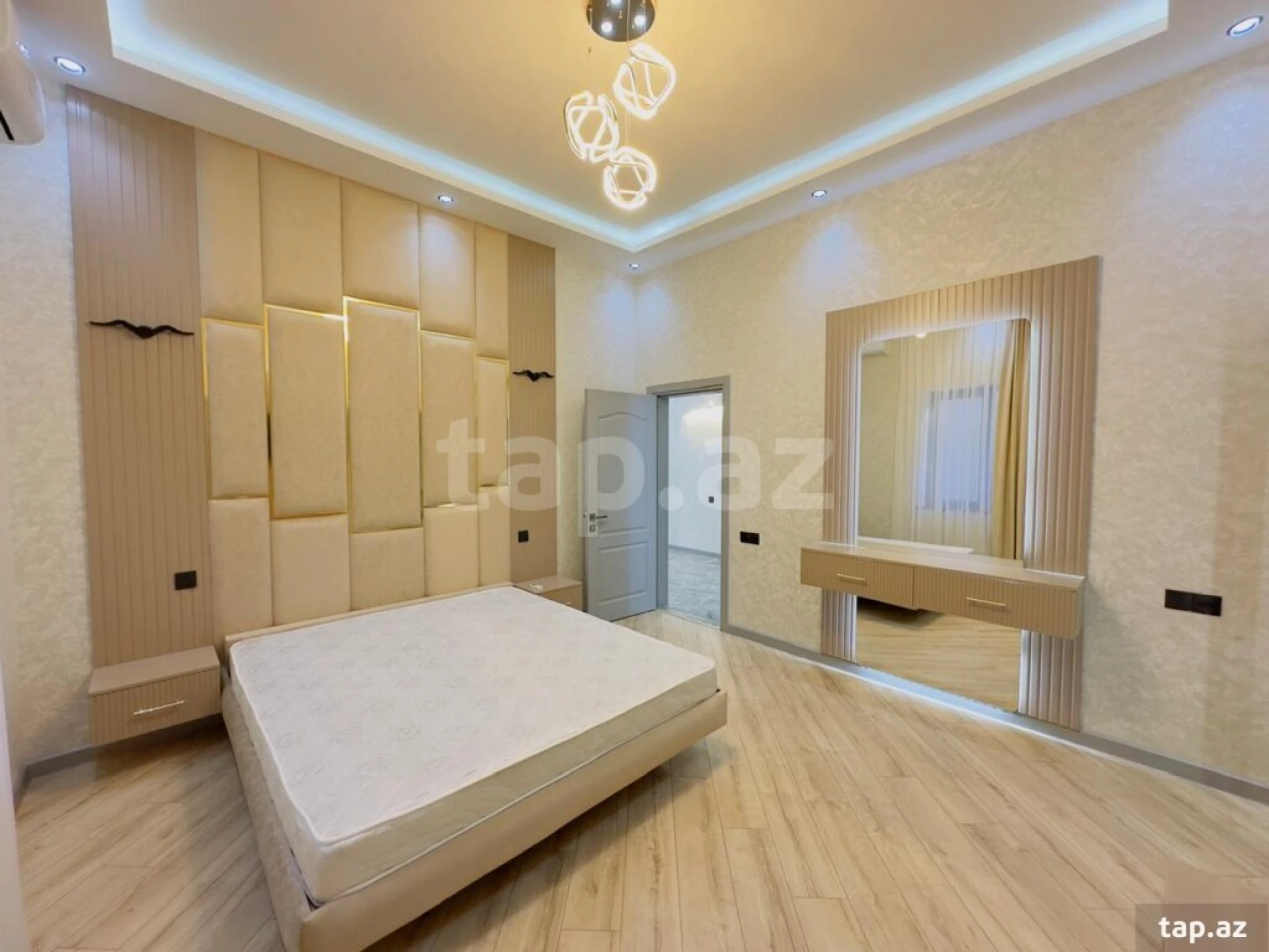 Satılır 4 otaqlı həyət evi