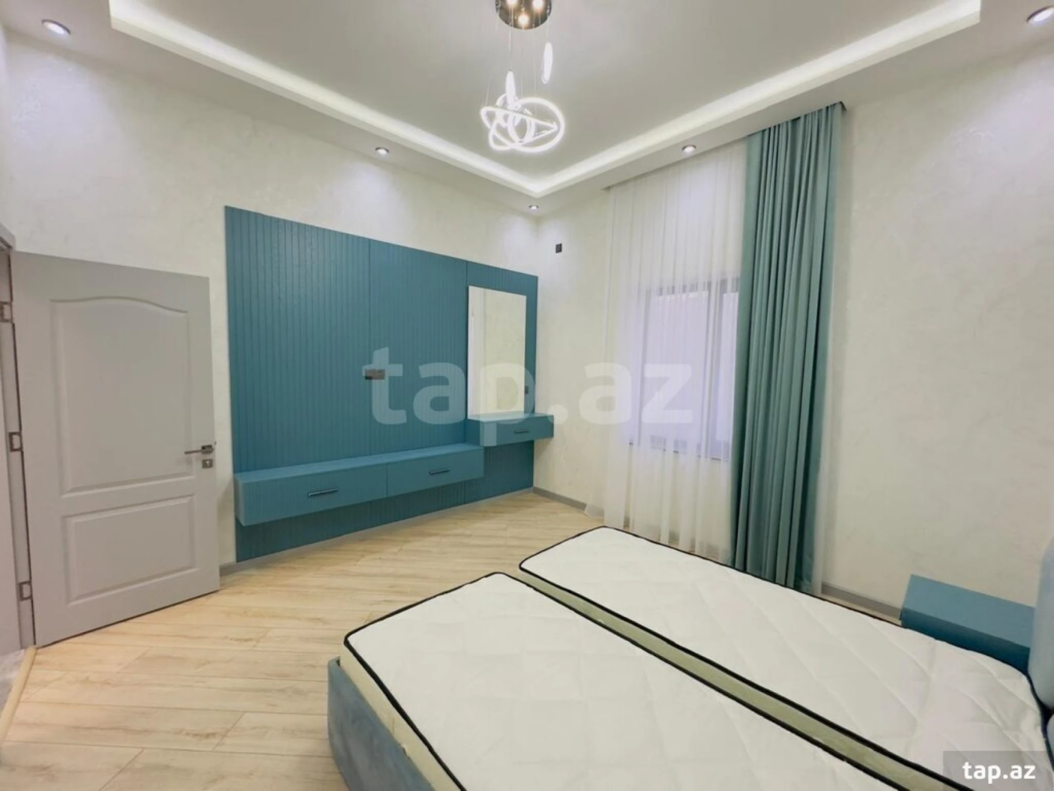 Satılır 4 otaqlı həyət evi