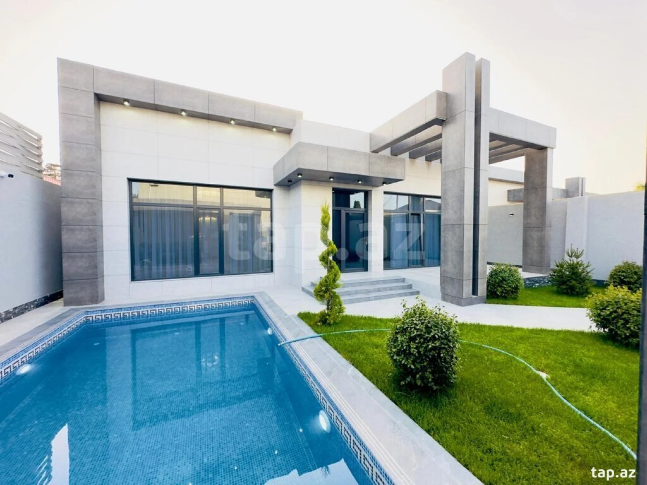 Satılır 4 otaqlı həyət evi