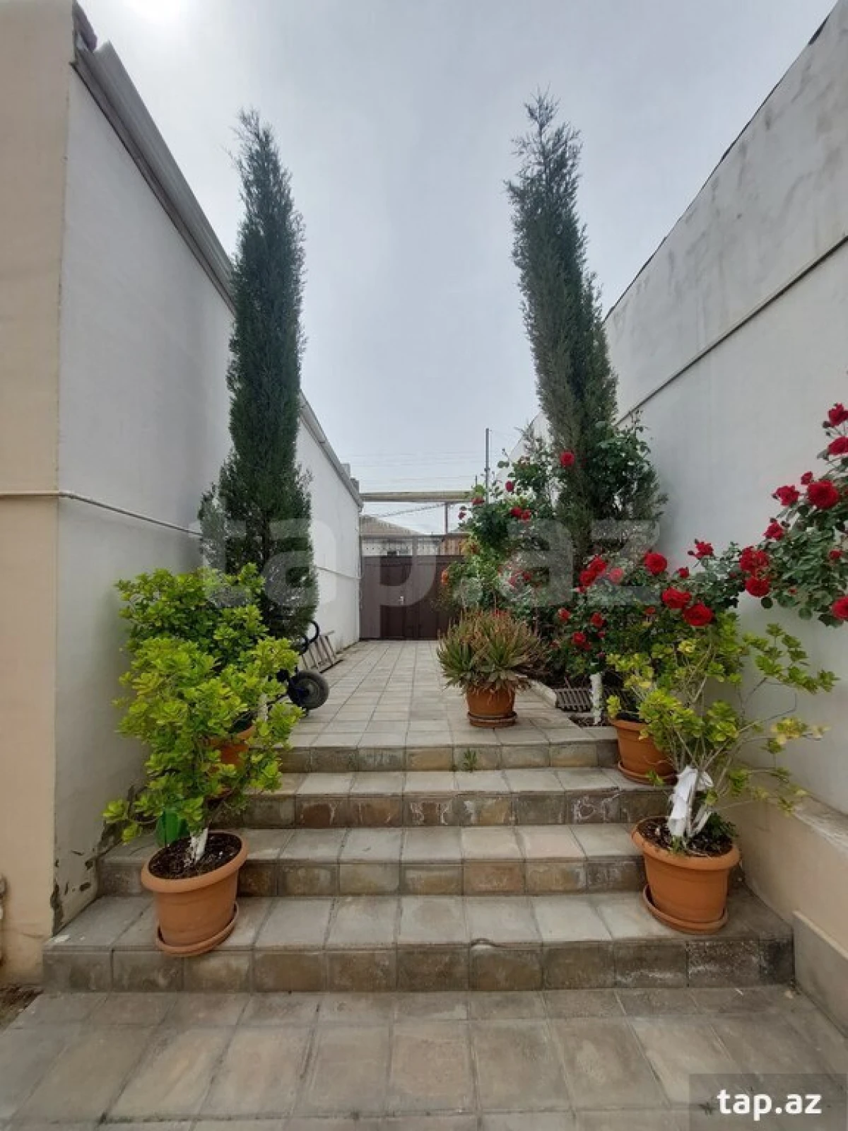 Satılır 3 otaqlı həyət evi