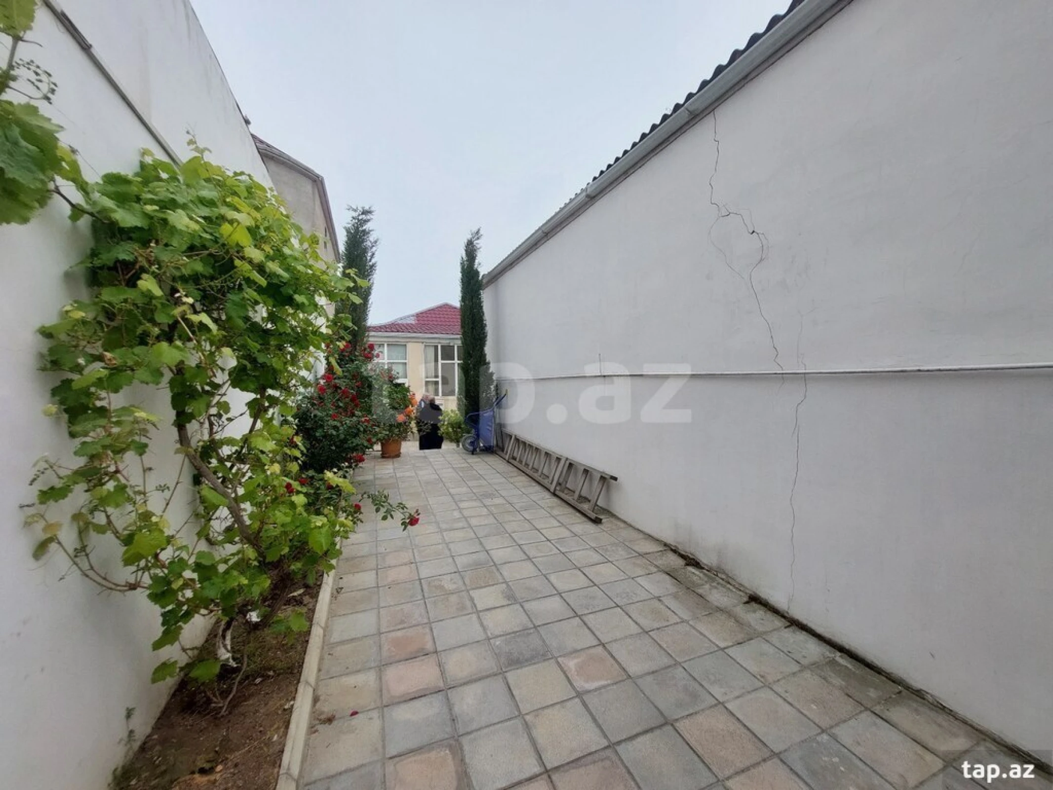 Satılır 3 otaqlı həyət evi