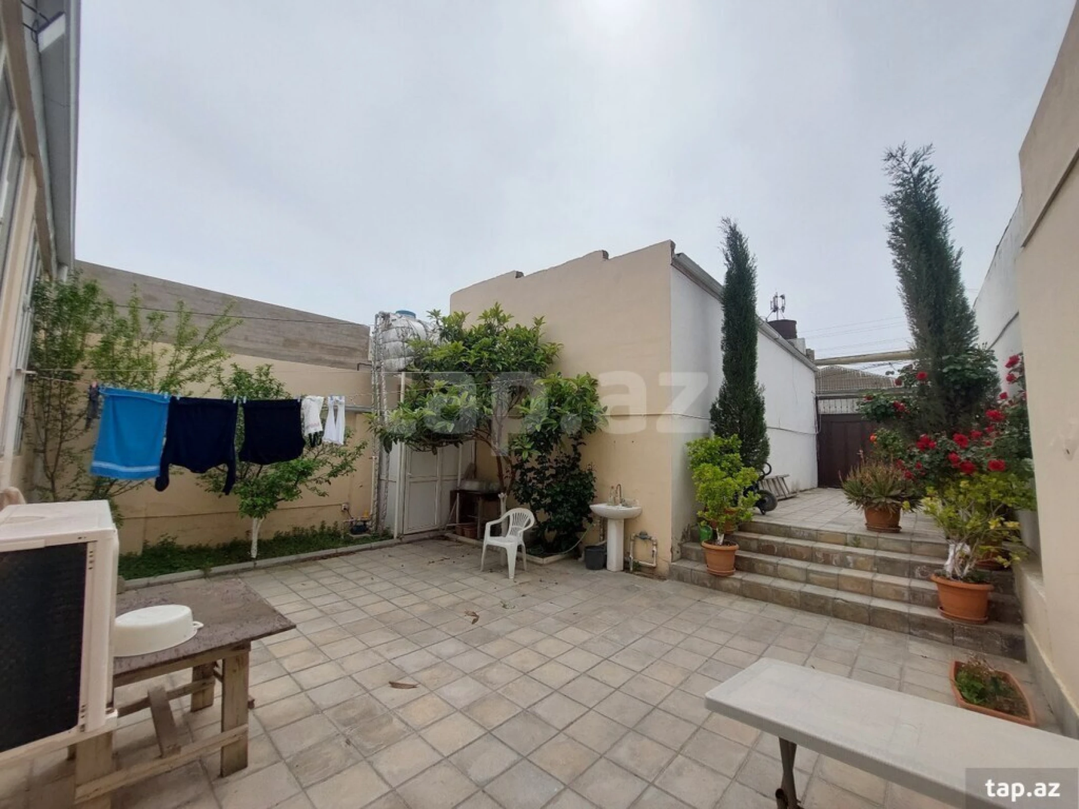 Satılır 3 otaqlı həyət evi