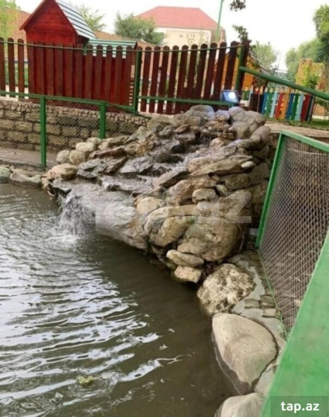 Kirayə verilir 4 otaqlı həyət evi