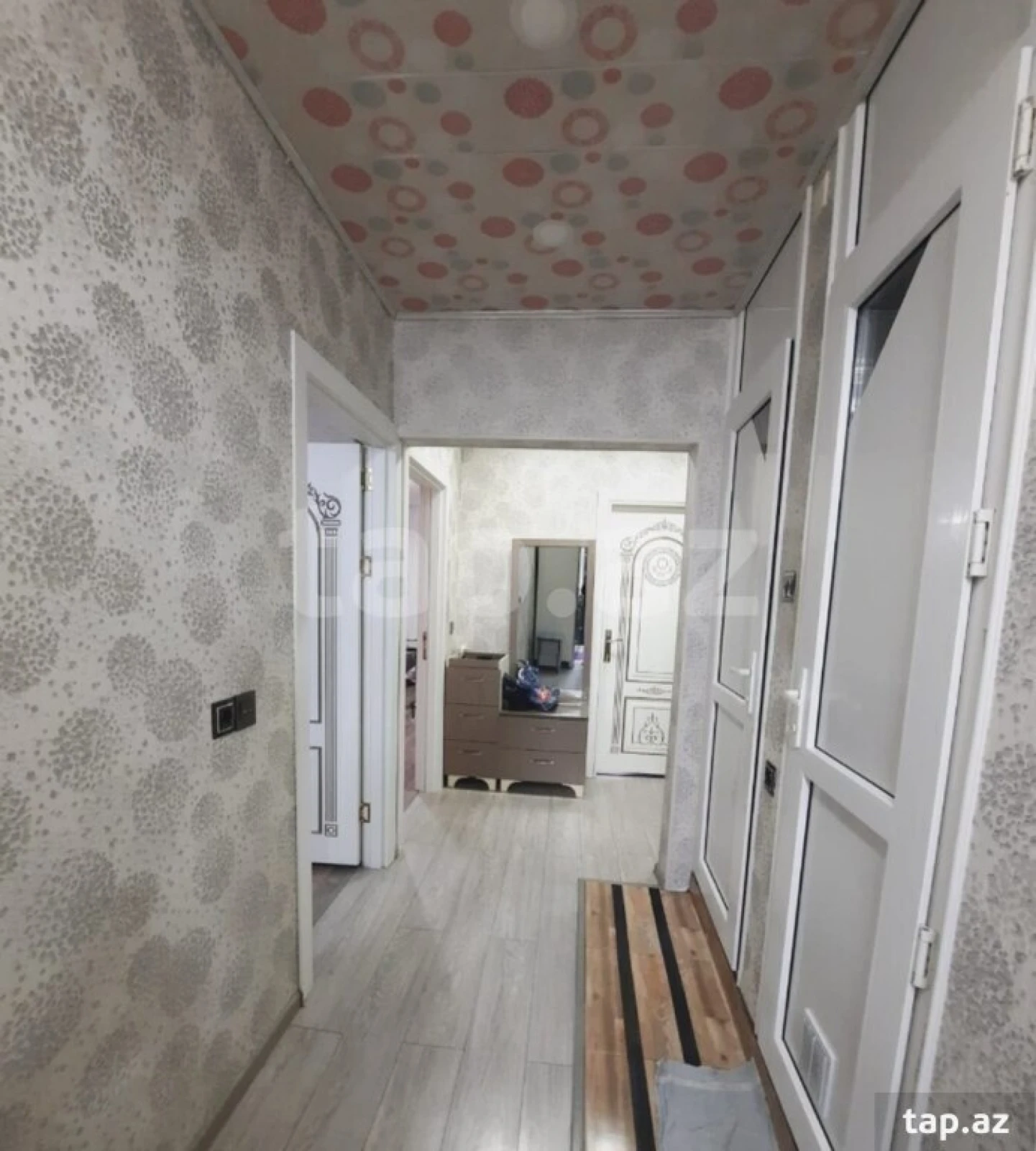 Satılır 3 otaqlı mənzil 76 m²