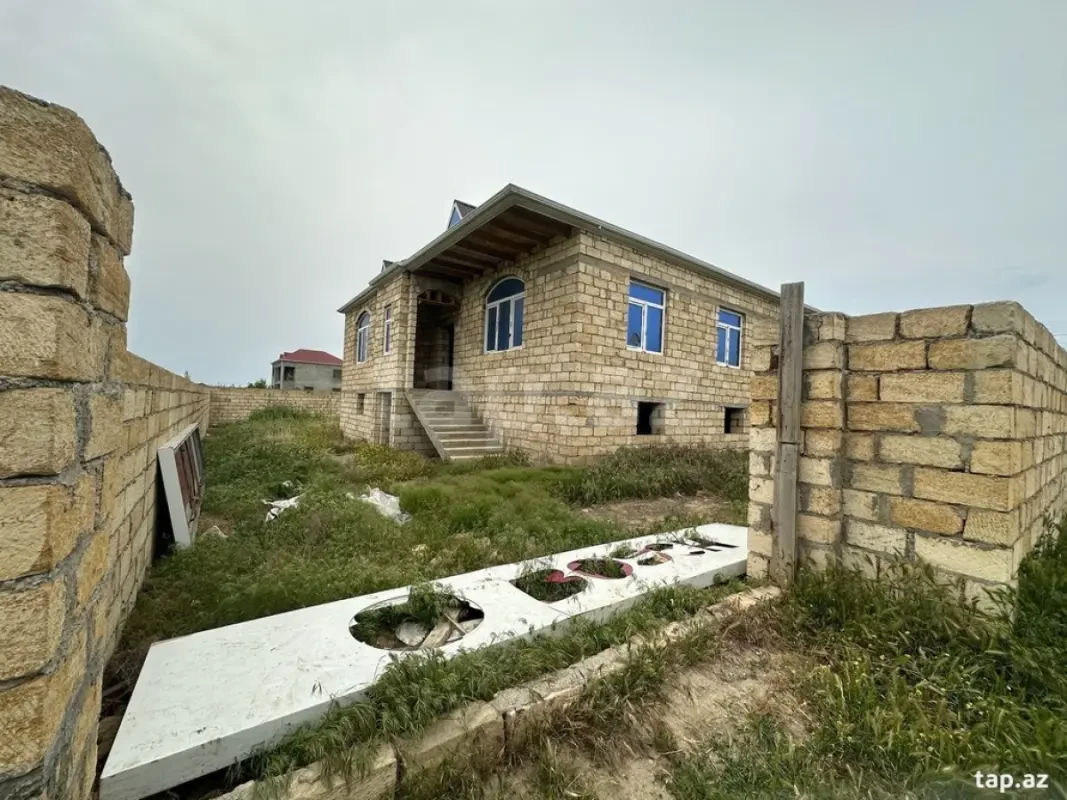 Satılır 4 otaqlı həyət evi 160 m²