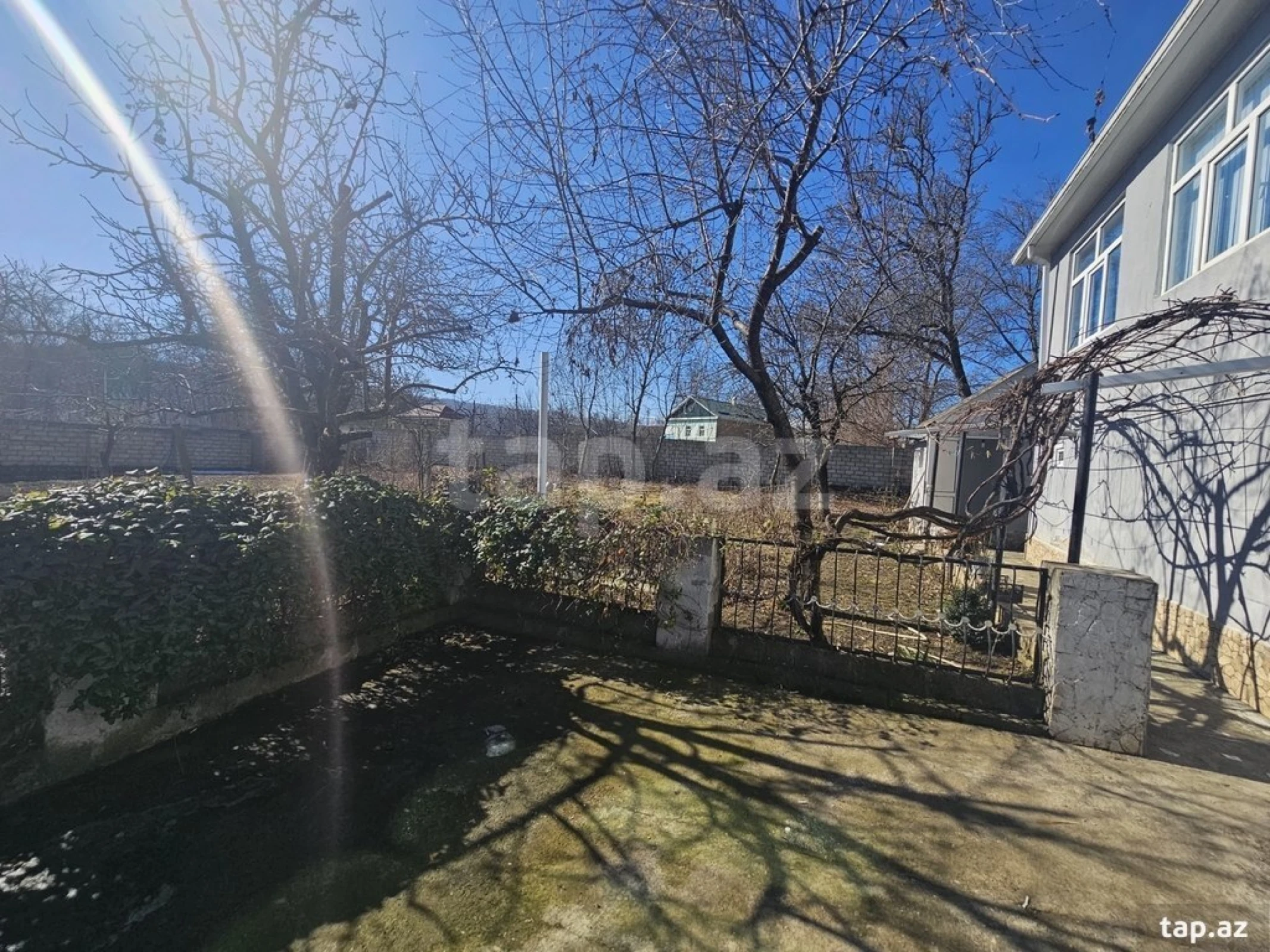 Satılır 6 otaqlı həyət evi