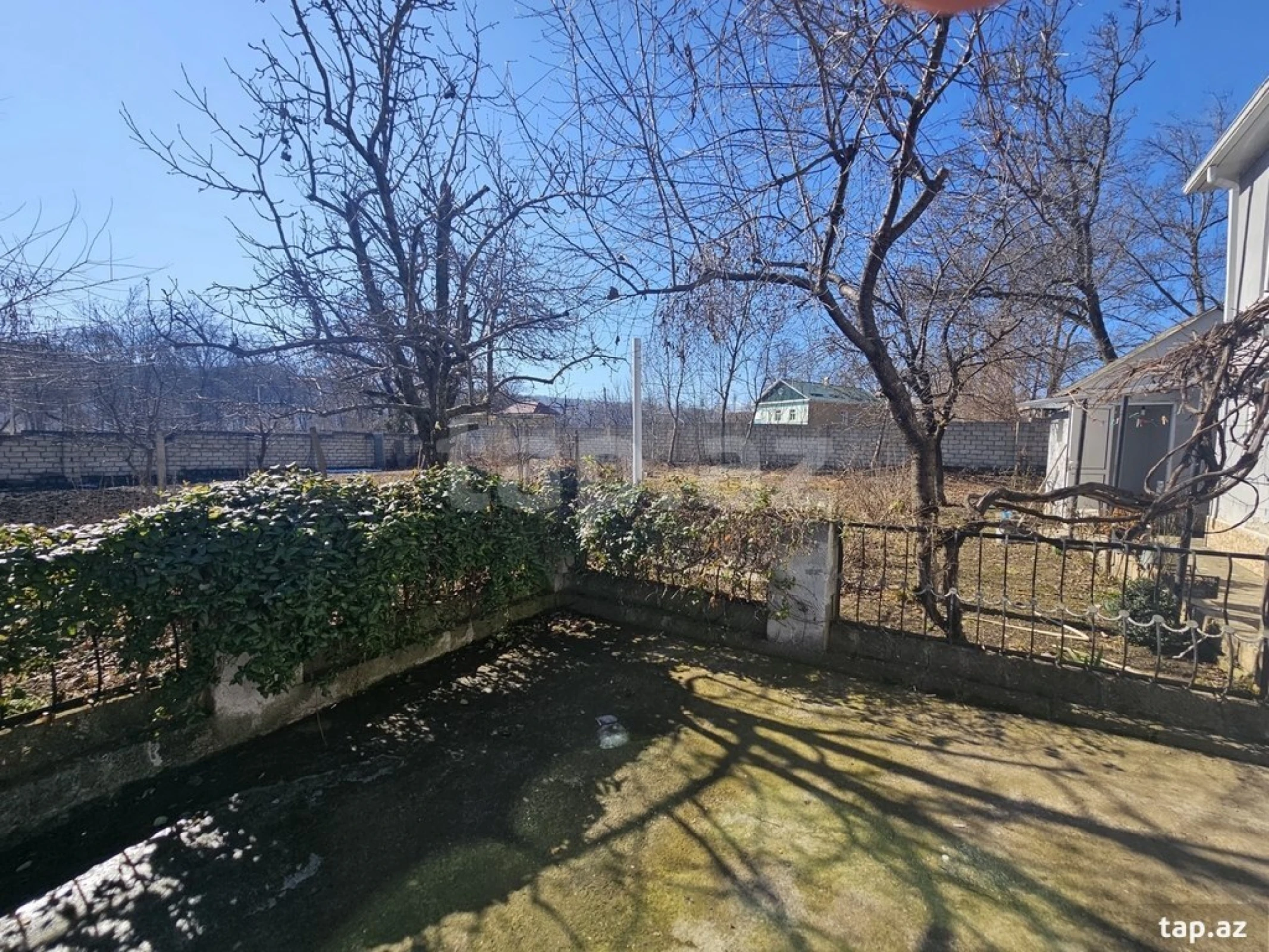 Satılır 6 otaqlı həyət evi