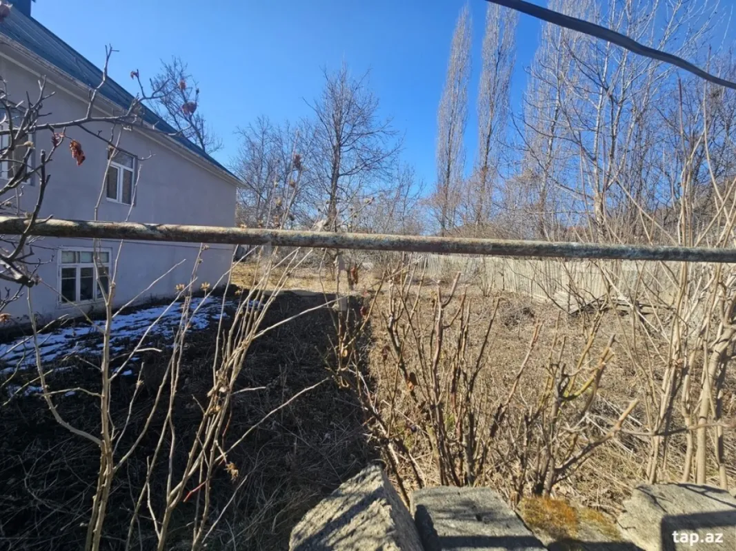 Satılır 6 otaqlı həyət evi