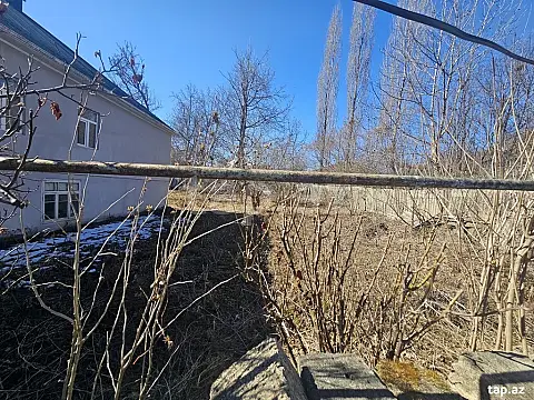 Satılır 6 otaqlı həyət evi