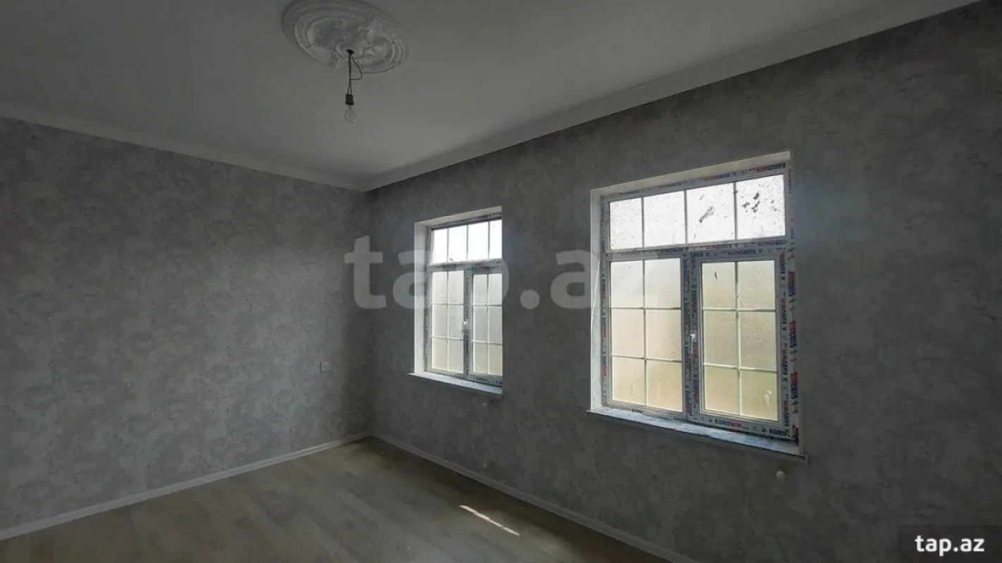 Satılır 4 otaqlı həyət evi