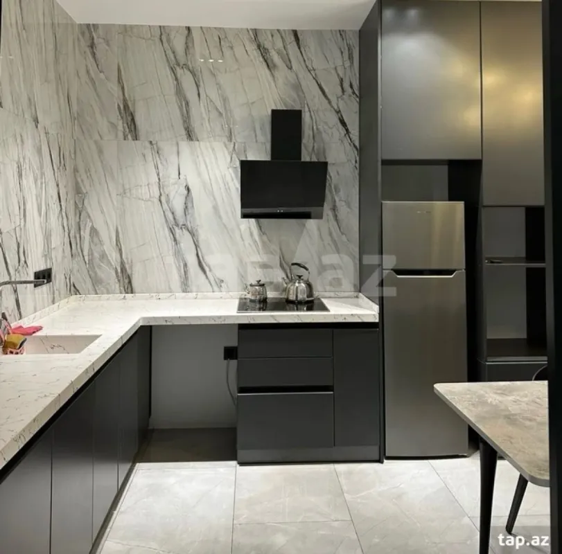 Kirayə verilir 3 otaqlı yeni tikili 100 m²