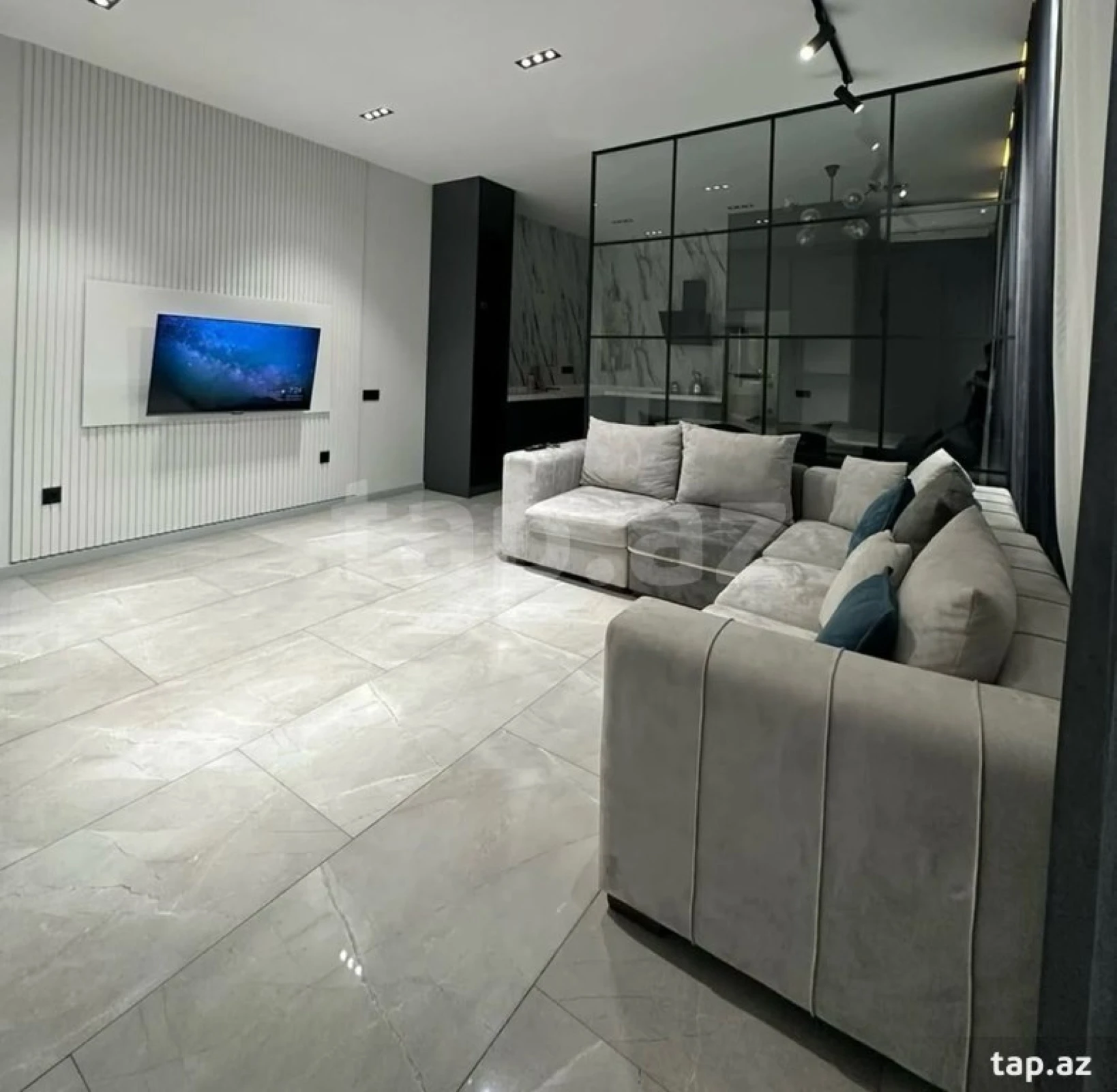 Kirayə verilir 3 otaqlı yeni tikili 100 m²