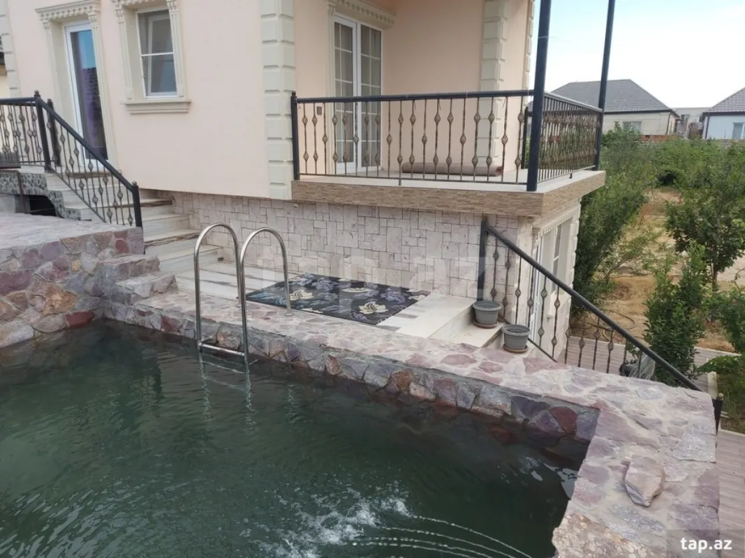 Kirayə verilir 3 otaqlı həyət evi