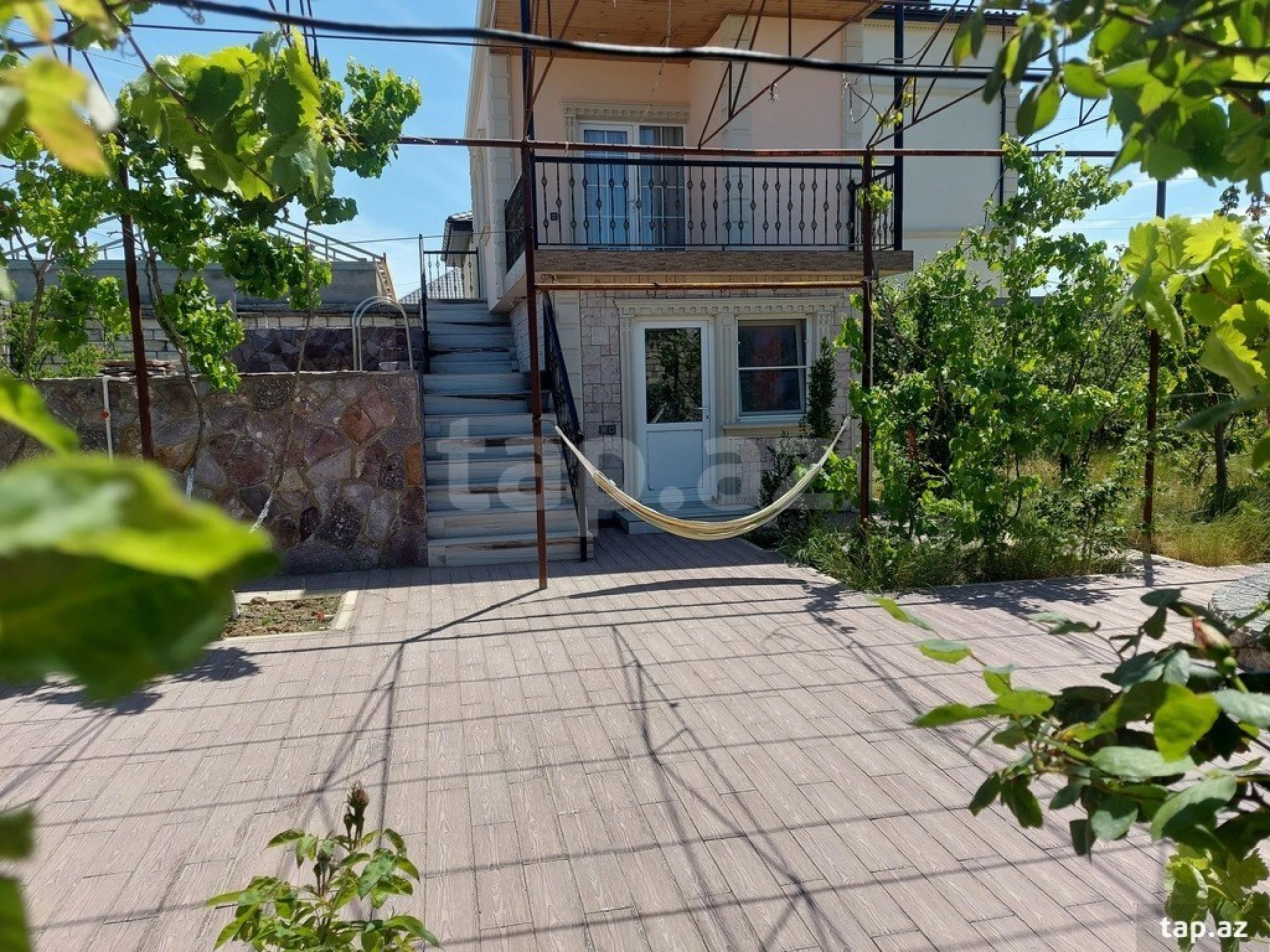 Kirayə verilir 3 otaqlı həyət evi