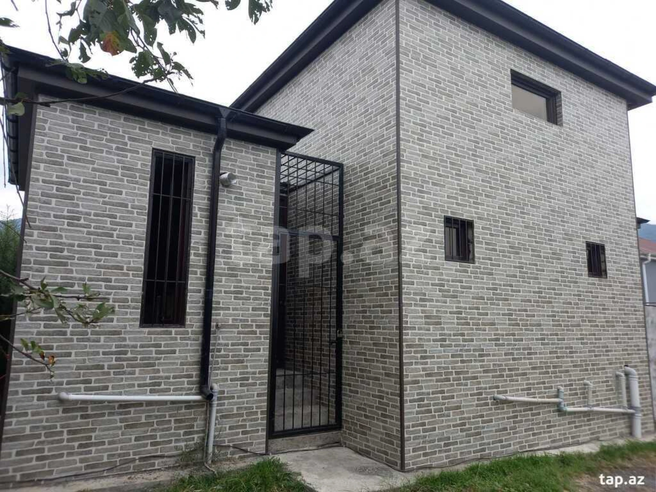 Satılır 2 otaqlı həyət evi 90 m²