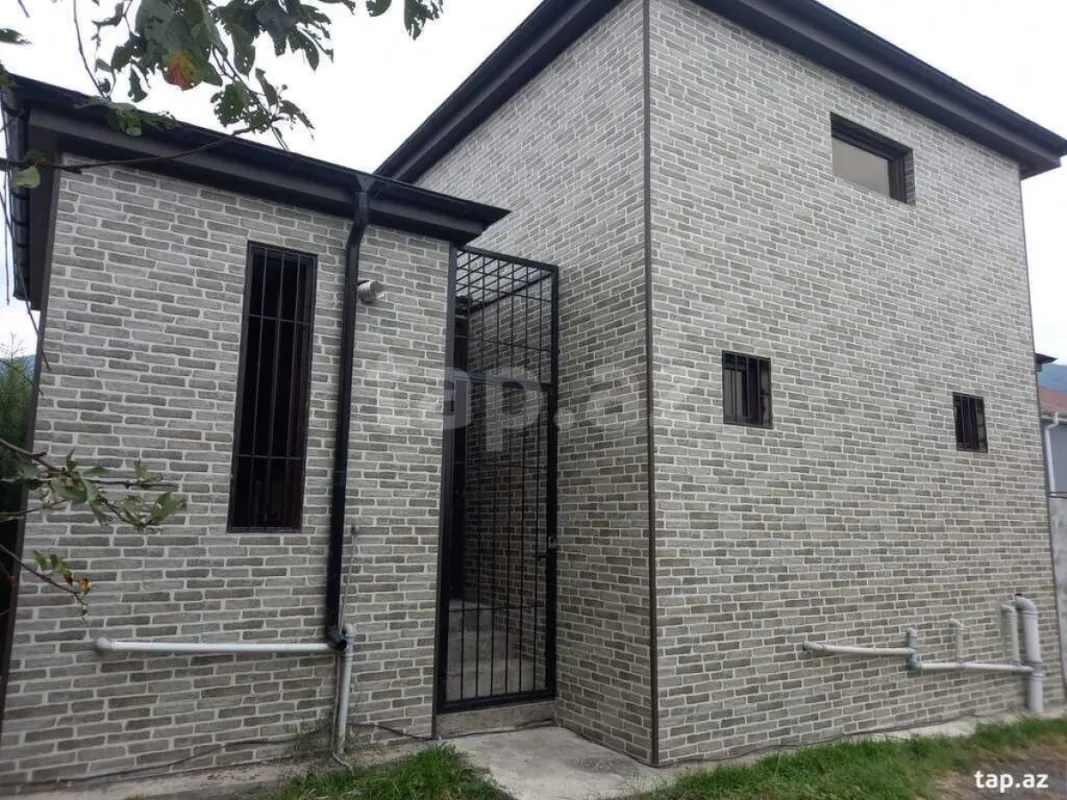 Satılır 2 otaqlı həyət evi 90 m²