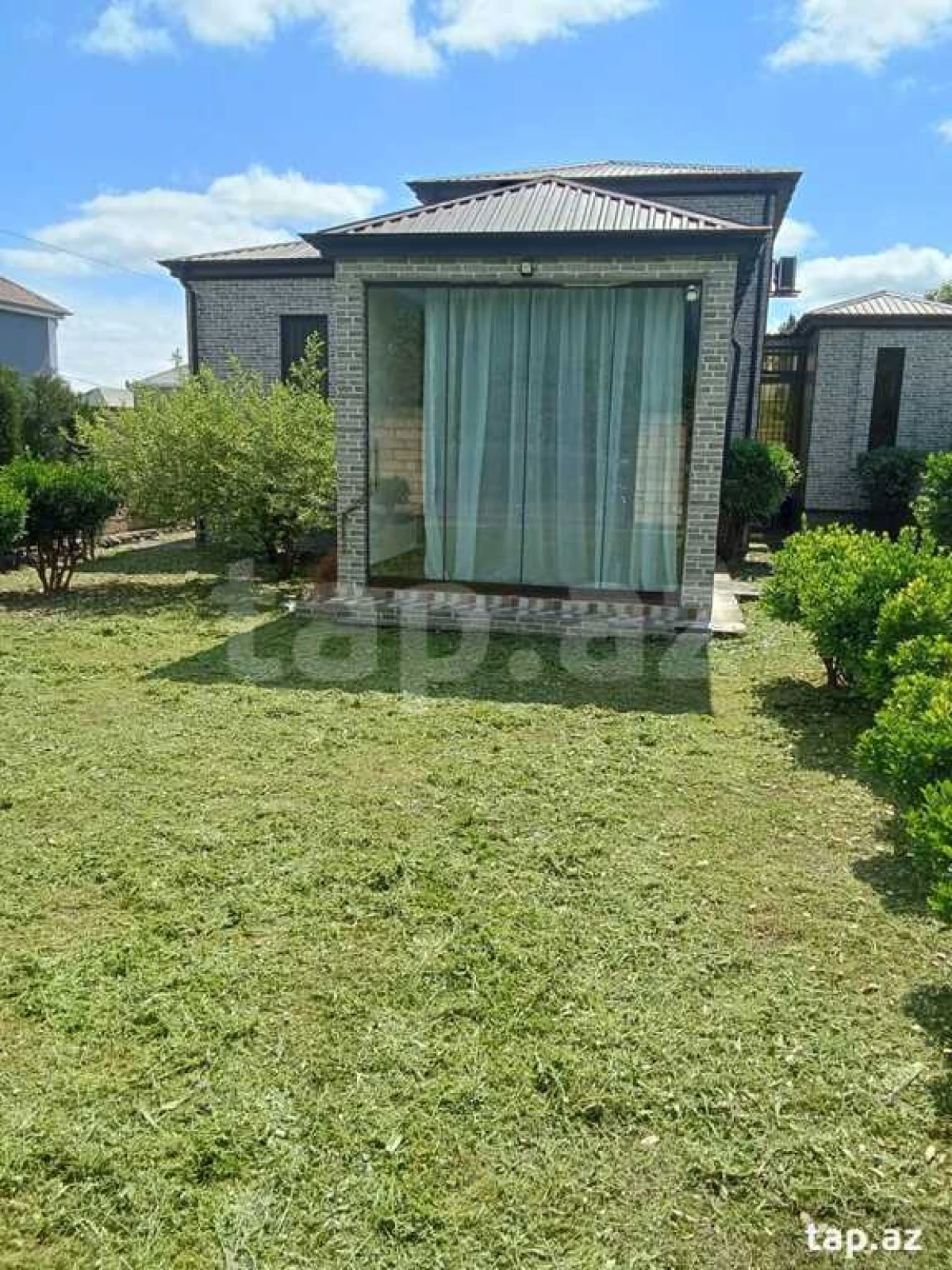 Satılır 2 otaqlı həyət evi 90 m²