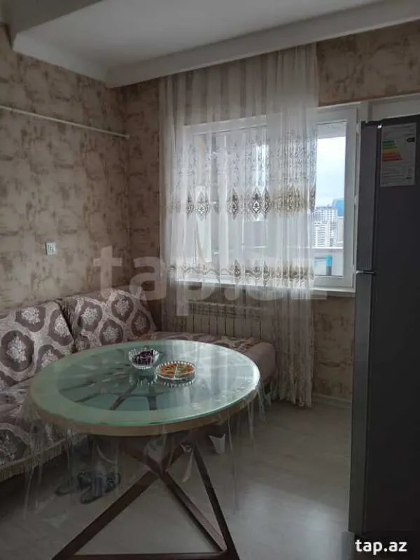 Kirayə verilir 3 otaqlı yeni tikili 80 m²