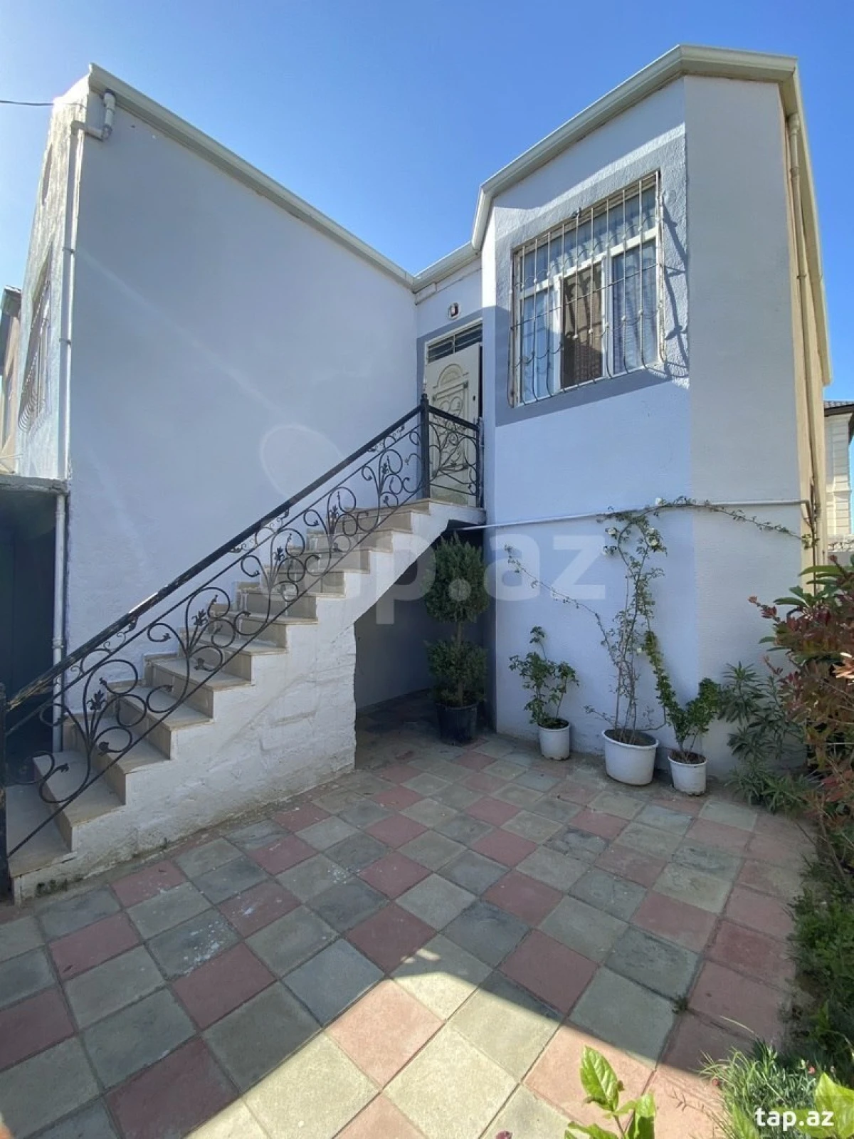 Satılır 5 otaqlı həyət evi