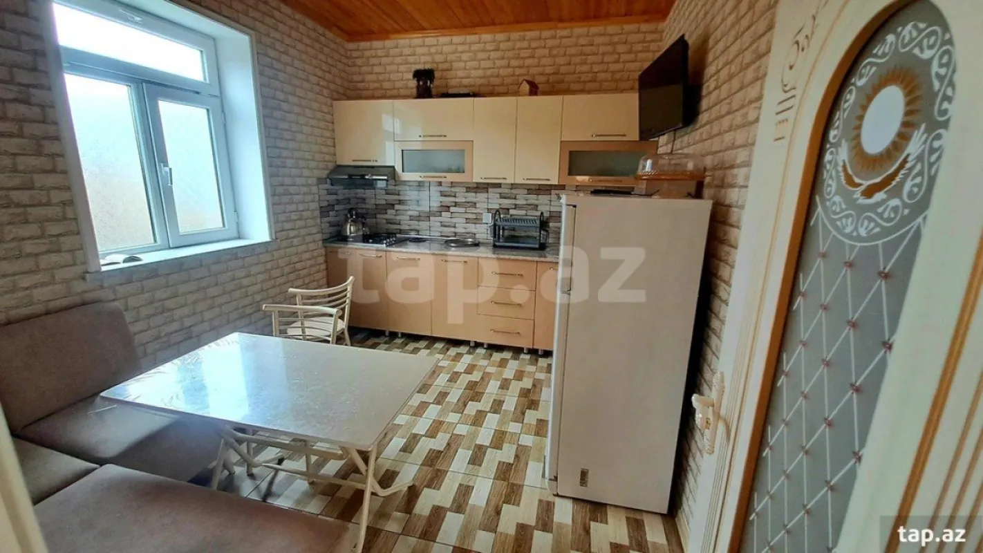 Kirayə verilir 4 otaqlı həyət evi