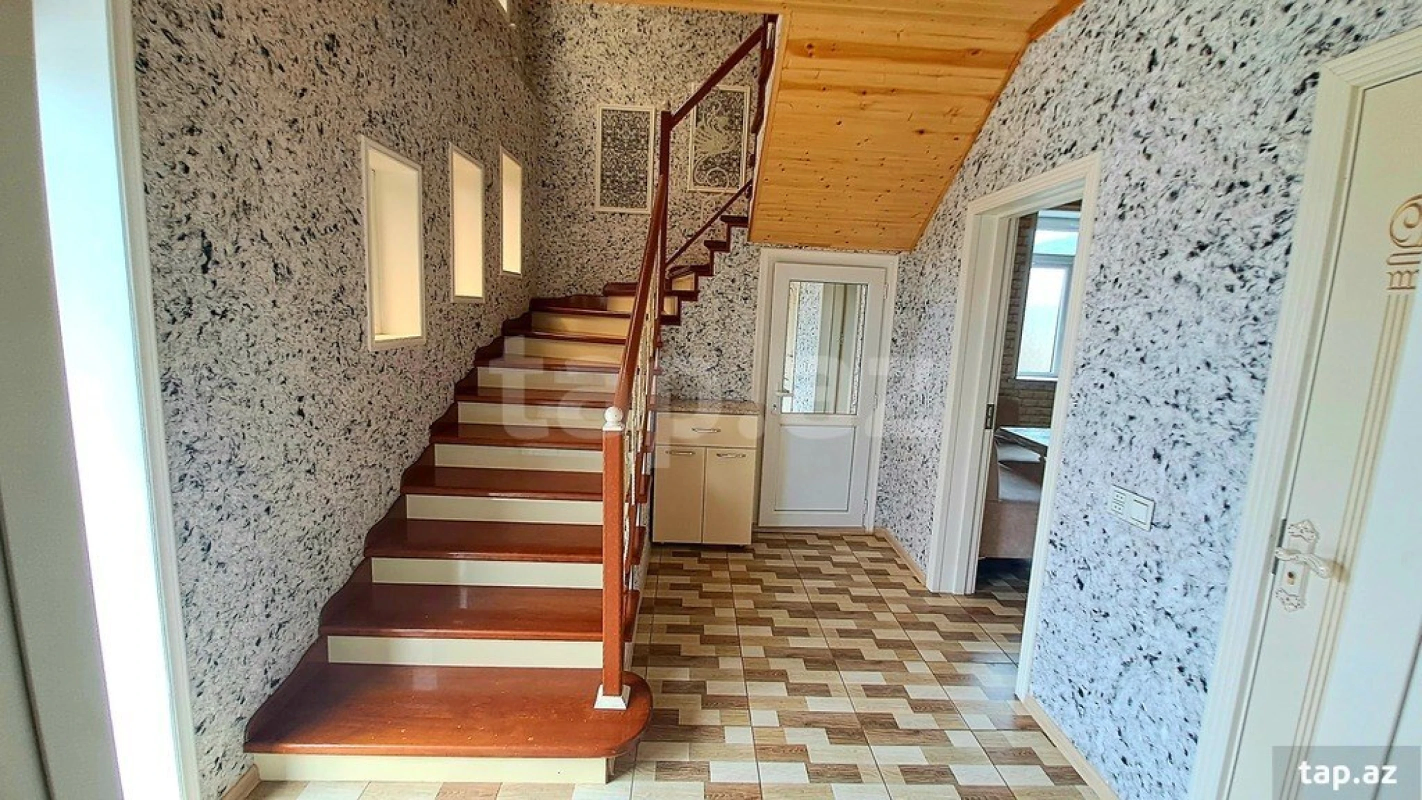 Kirayə verilir 4 otaqlı həyət evi