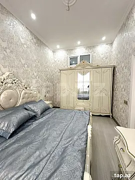 Satılır 3 otaqlı yeni tikili 74 m²