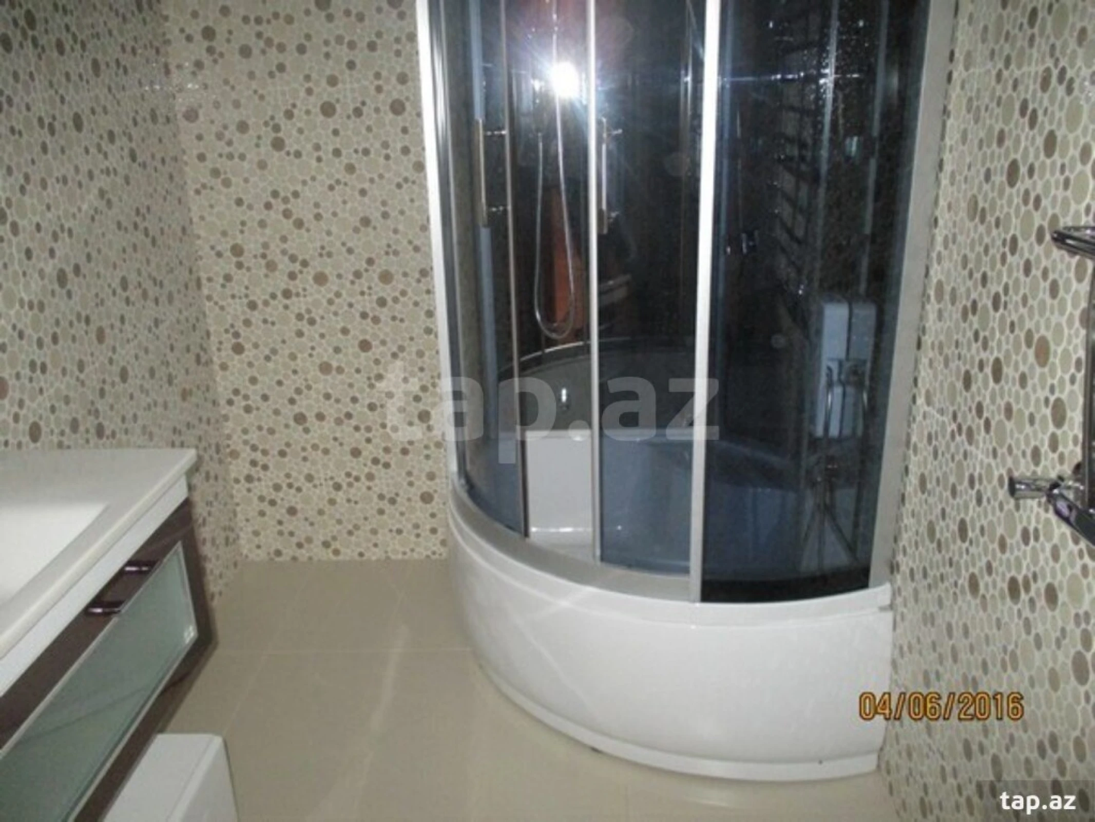 Kirayə verilir 3 otaqlı yeni tikili 130 m²