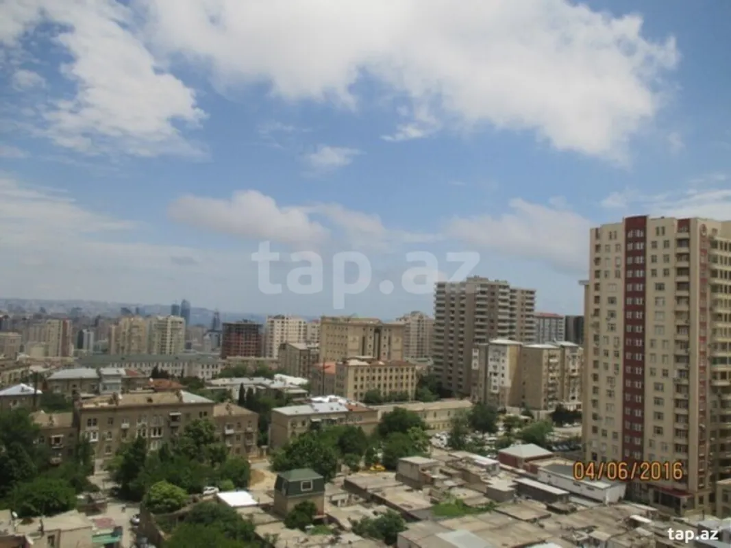 Kirayə verilir 3 otaqlı yeni tikili 130 m²