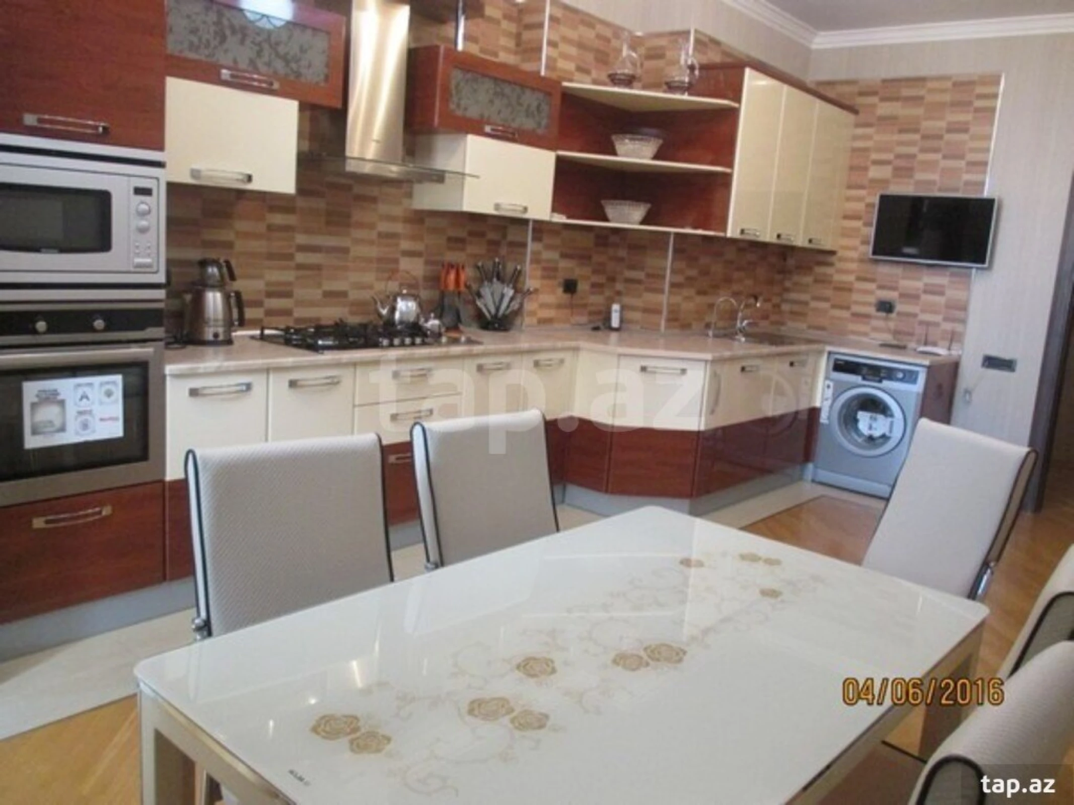 Kirayə verilir 3 otaqlı yeni tikili 130 m²