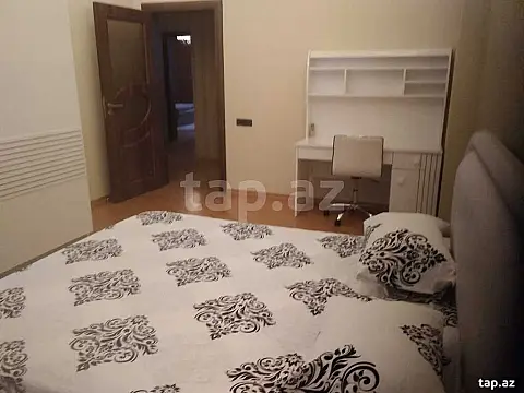 Kirayə verilir 3 otaqlı yeni tikili 130 m²