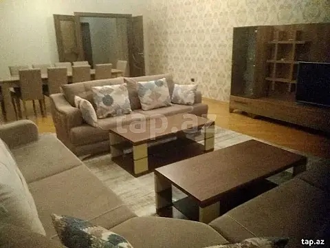 Kirayə verilir 3 otaqlı yeni tikili 130 m²