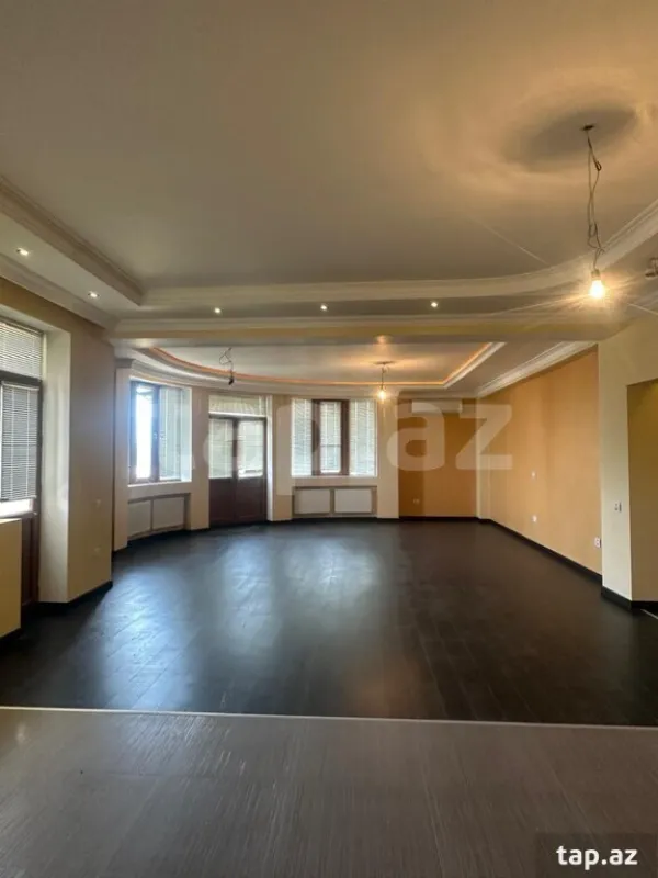 Satılır 6 otaqlı yeni tikili 265 m²
