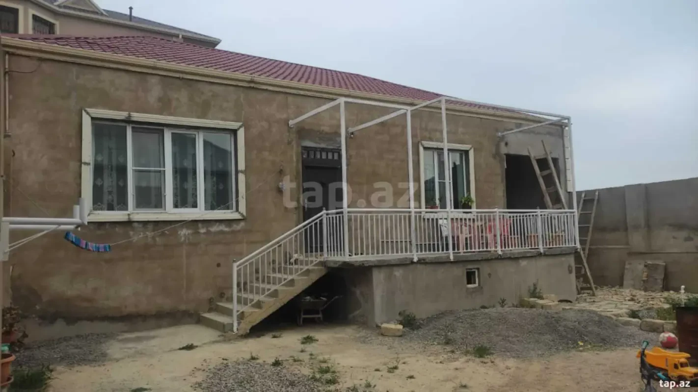 Satılır 4 otaqlı həyət evi 160 m²