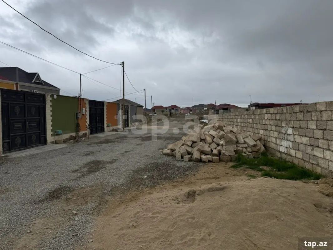 Satılır 3 otaqlı həyət evi