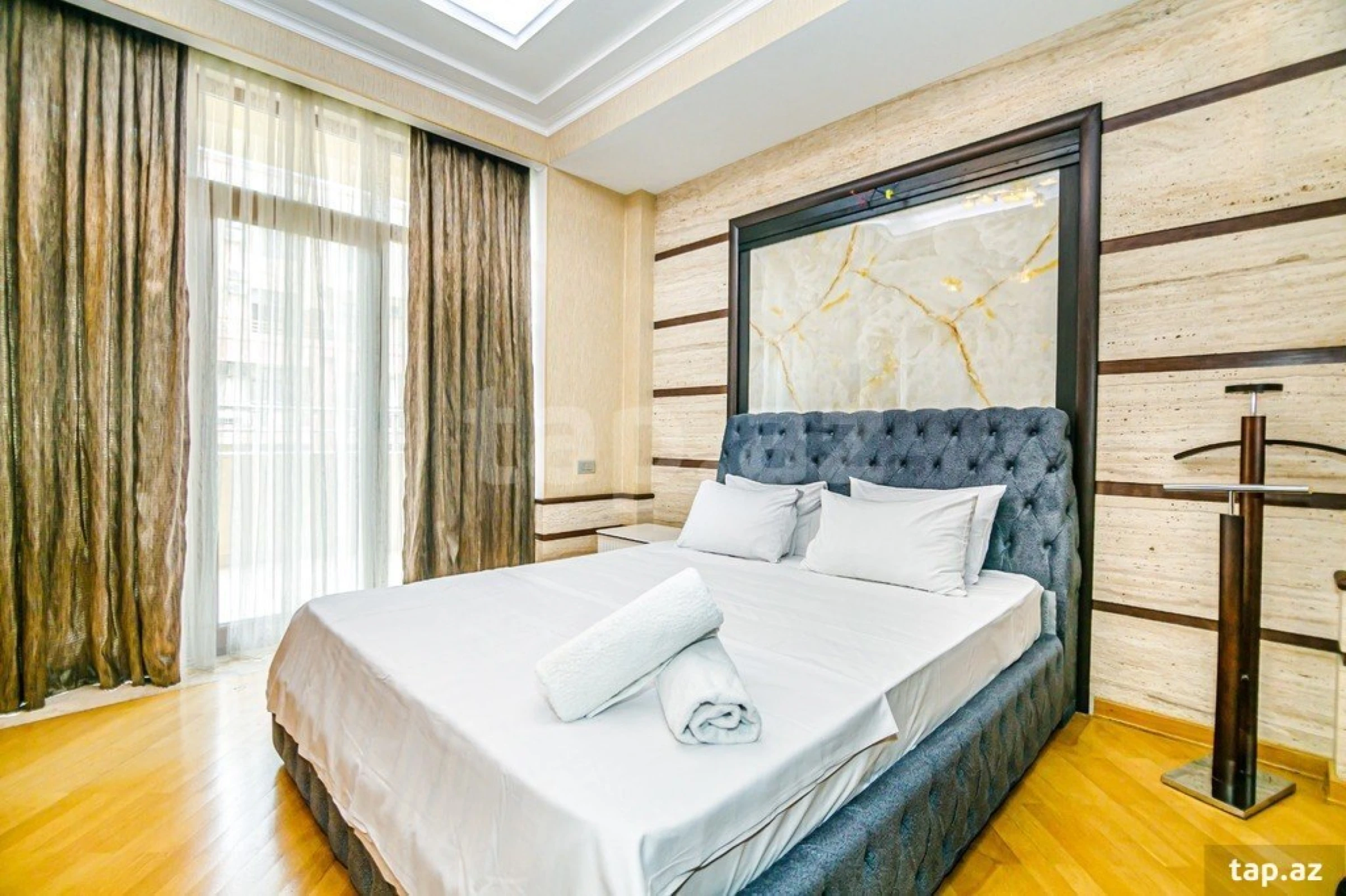 Kirayə verilir 4 otaqlı yeni tikili 200 m²