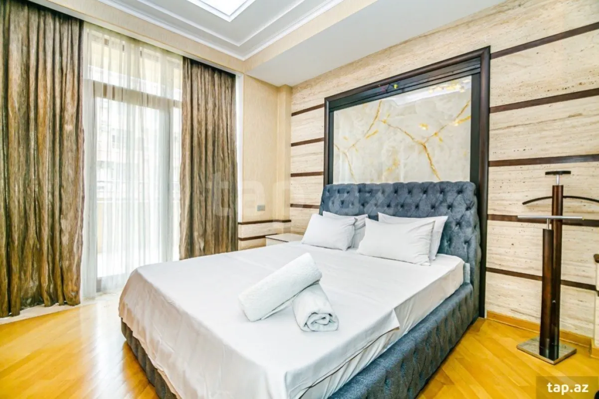 Kirayə verilir 4 otaqlı yeni tikili 200 m²