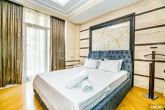 Kirayə verilir 4 otaqlı yeni tikili 200 m²