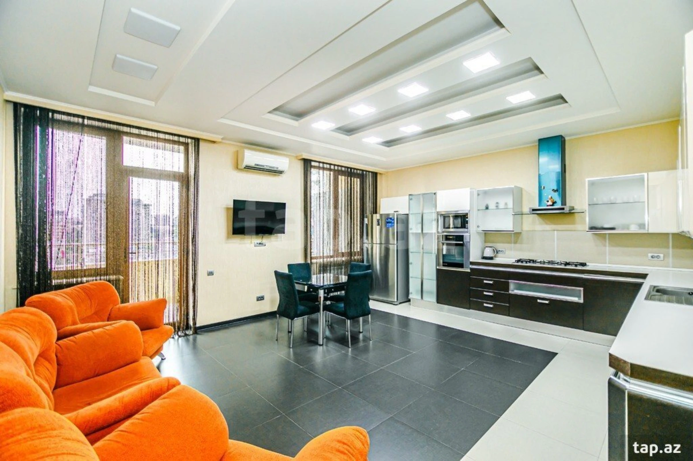 Kirayə verilir 4 otaqlı yeni tikili 200 m²