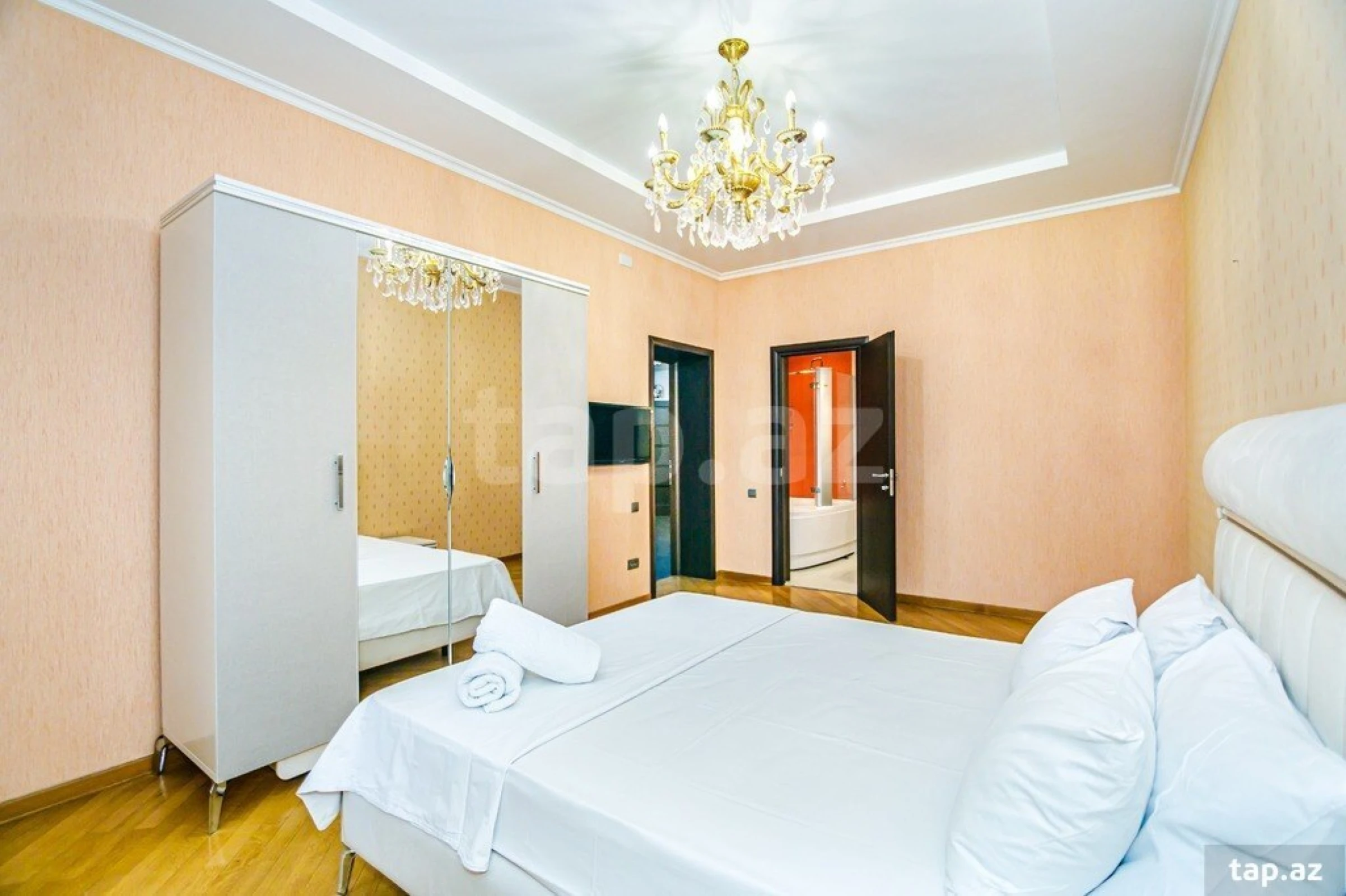 Kirayə verilir 4 otaqlı yeni tikili 200 m²