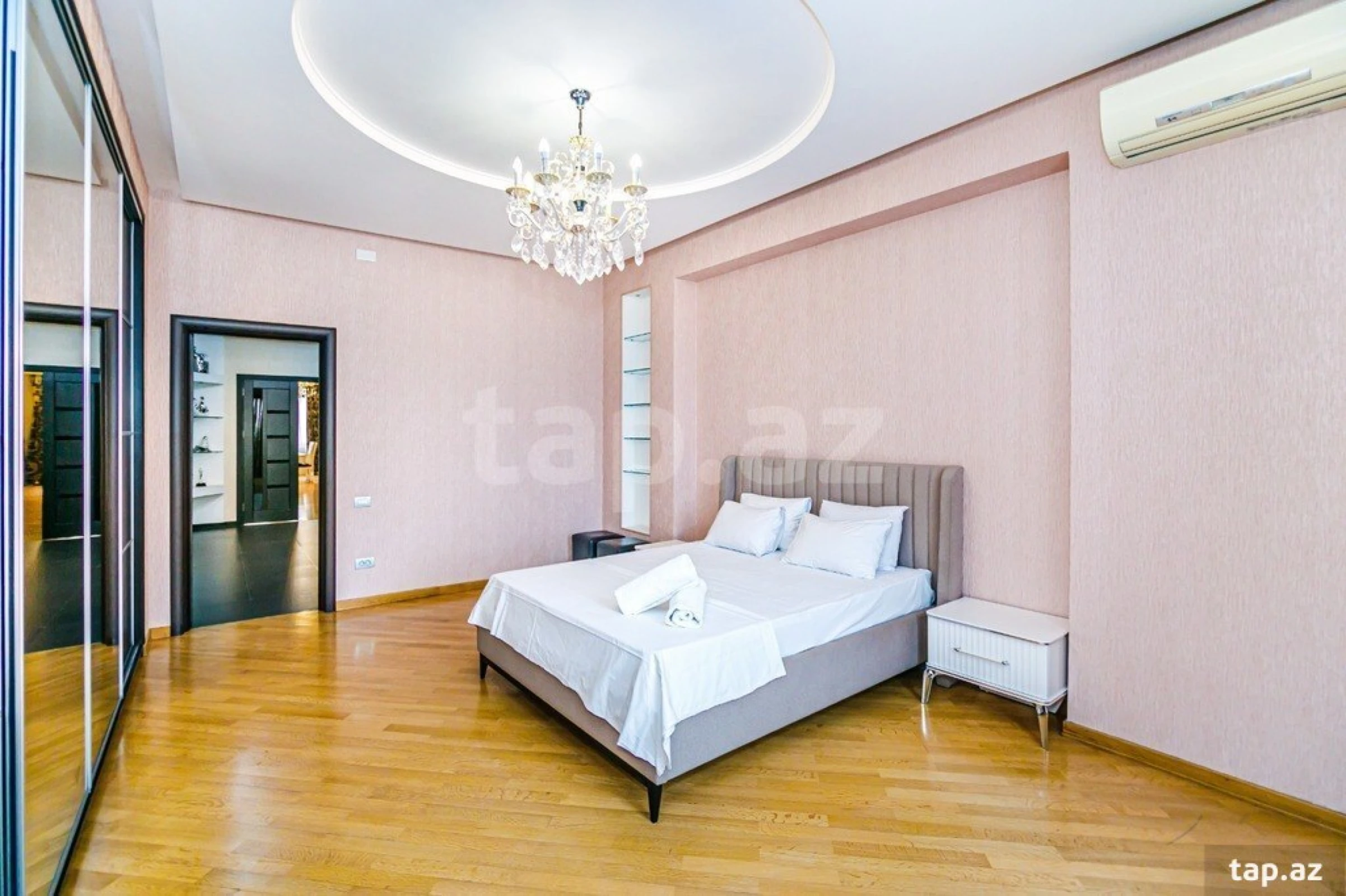 Kirayə verilir 4 otaqlı yeni tikili 200 m²