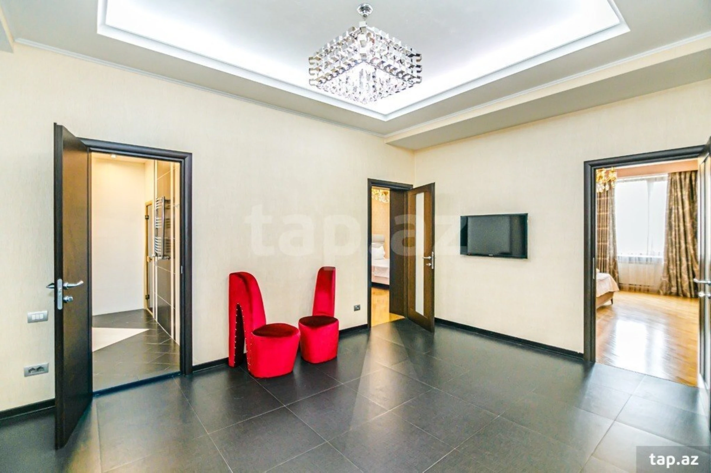 Kirayə verilir 4 otaqlı yeni tikili 200 m²