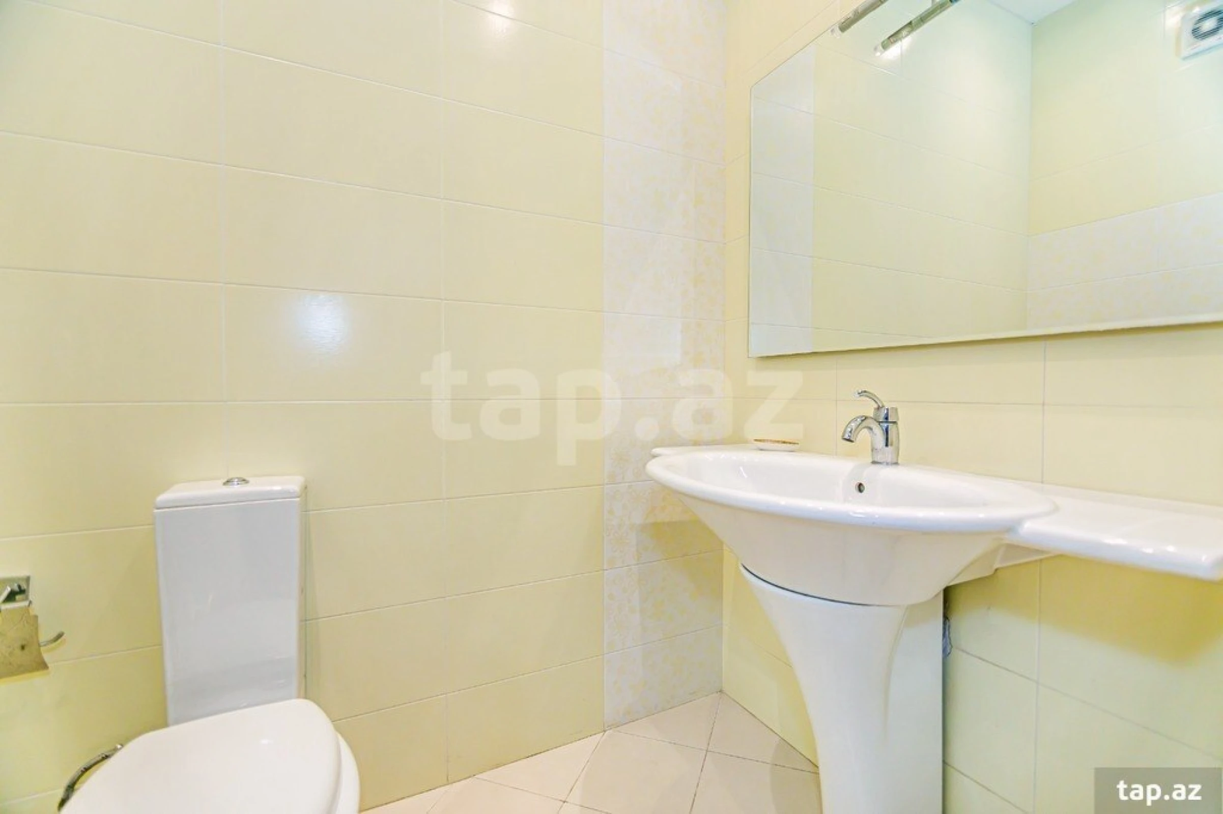 Kirayə verilir 4 otaqlı yeni tikili 200 m²