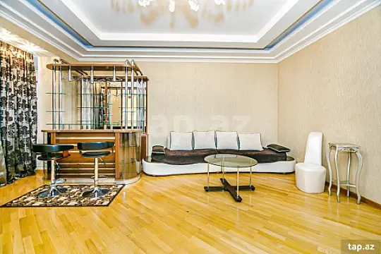 Kirayə verilir 4 otaqlı yeni tikili 200 m²