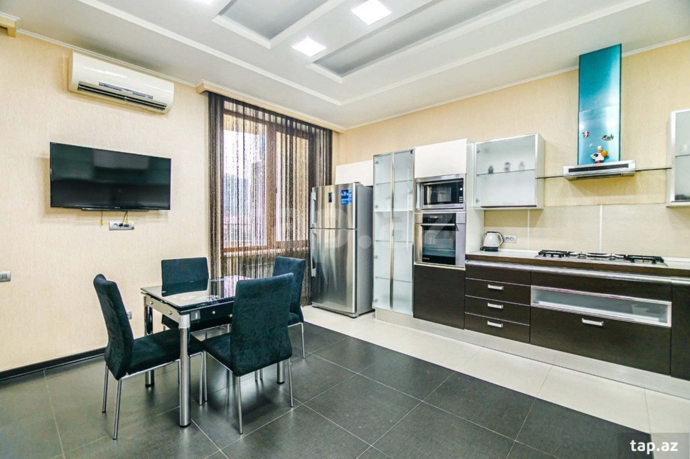 Kirayə verilir 4 otaqlı yeni tikili 200 m²