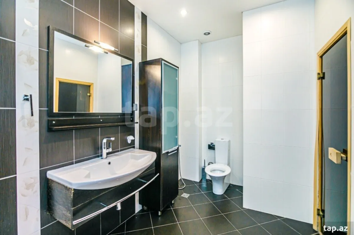 Kirayə verilir 4 otaqlı yeni tikili 200 m²