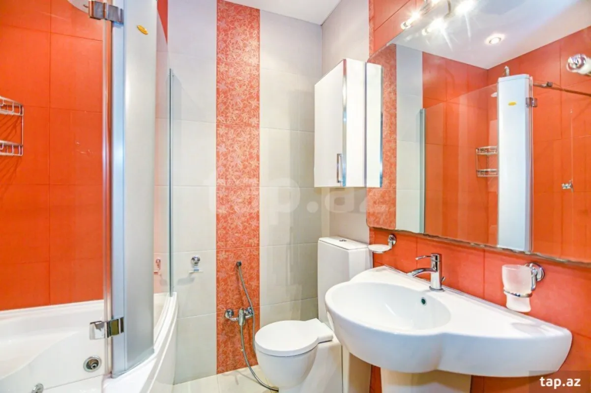 Kirayə verilir 4 otaqlı yeni tikili 200 m²